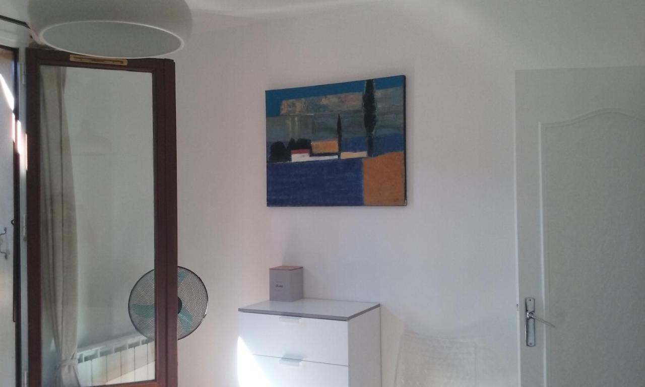 Appartement Climatise Avec Terrasse Au Coeur De نييون المظهر الخارجي الصورة